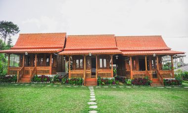 Exclusive Freehold Modern Joglo Villa with Panoramic Lake View