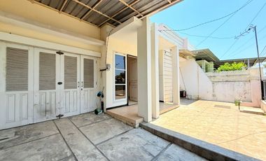 Rumah dengan Fasilitas One Gate & Area Strategis di Nirwana, Sby