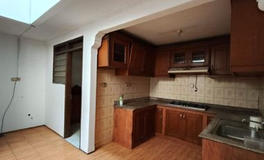 Rumah Mewah Siap Huni Bebas Banjir di Komplek Abadi Duren Sawit