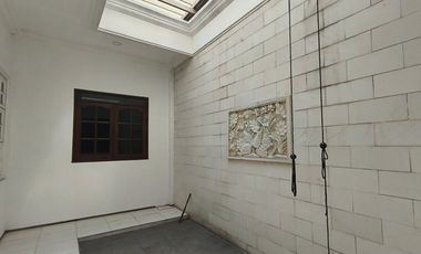 Rumah Mewah Siap Huni Bebas Banjir di Komplek Abadi Duren Sawit