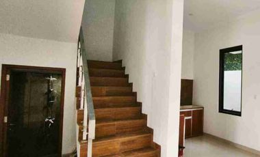 Rumah Baru 2 Lantai Murah Siap Huni View Sawah yg Asri