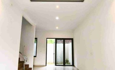 Rumah Baru 2 Lantai Murah Siap Huni View Sawah yg Asri