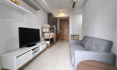 Sewa 2BR 44m2 Taman Anggrek Residence Semi Furnish, Pool View, Dekat APL Tower, Slipi & Citraland, Tanjung Duren, Jakarta Barat