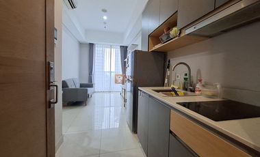 Sewa 2BR 44m2 Taman Anggrek Residence Semi Furnish, Pool View, Dekat APL Tower, Slipi & Citraland, Tanjung Duren, Jakarta Barat
