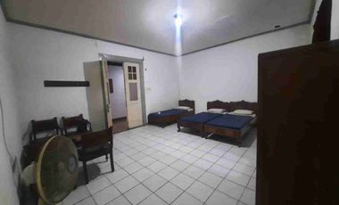 Hotel Mainroad Gatot Subroto 2 lantai hitung tanah termurah dekat dengan njop Jual Cepat