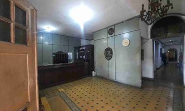 Hotel Mainroad Gatot Subroto 2 lantai hitung tanah termurah dekat dengan njop Jual Cepat