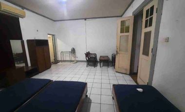 Hotel Mainroad Gatot Subroto 2 lantai hitung tanah termurah dekat dengan njop Jual Cepat