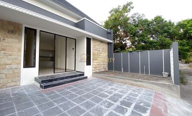 RUMAH BARU STRATEGIS DEKAT UII DAN WISATA BLUE LAGON