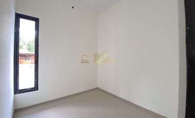 RUMAH BARU STRATEGIS DEKAT UII DAN WISATA BLUE LAGON