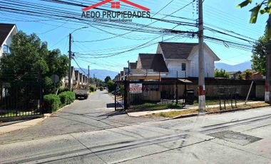 Se Vende Linda y Amplia casa de dos pisos, paradero 26, Condominio Los Almendros, comuna de La Calera.