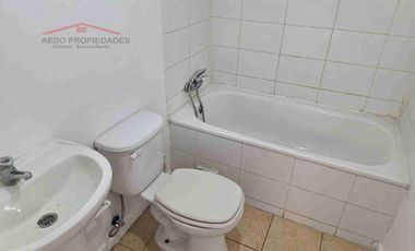 Se Vende Linda y Amplia casa de dos pisos, paradero 26, Condominio Los Almendros, comuna de La Calera.