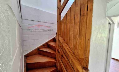 Se Vende Linda y Amplia casa de dos pisos, paradero 26, Condominio Los Almendros, comuna de La Calera.