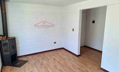 Se Vende Linda y Amplia casa de dos pisos, paradero 26, Condominio Los Almendros, comuna de La Calera.