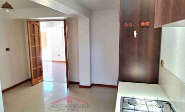 Se Vende Linda y Amplia casa de dos pisos, paradero 26, Condominio Los Almendros, comuna de La Calera.