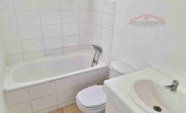 Se Vende Linda y Amplia casa de dos pisos, paradero 26, Condominio Los Almendros, comuna de La Calera.