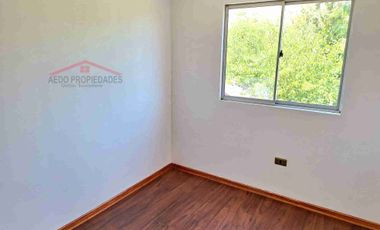 Se Vende Linda y Amplia casa de dos pisos, paradero 26, Condominio Los Almendros, comuna de La Calera.