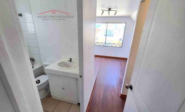 Se Vende Linda y Amplia casa de dos pisos, paradero 26, Condominio Los Almendros, comuna de La Calera.