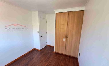 Se Vende Linda y Amplia casa de dos pisos, paradero 26, Condominio Los Almendros, comuna de La Calera.