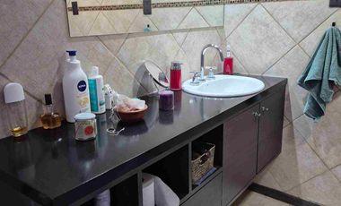 Casa en Las Victorias 158m2 cub. Oportunidad!!