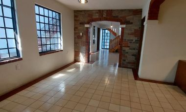 CASA MUY AMPLIA EN TEPEPAN CON 4 REC, 3 EST,3 Y MEDIO BAÑOS Y TERRAZA