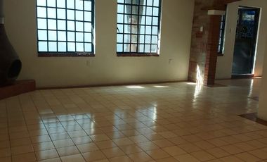 CASA MUY AMPLIA EN TEPEPAN CON 4 REC, 3 EST,3 Y MEDIO BAÑOS Y TERRAZA