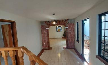 CASA MUY AMPLIA EN TEPEPAN CON 4 REC, 3 EST,3 Y MEDIO BAÑOS Y TERRAZA