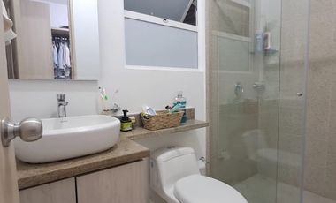 CÓD. 1321. CASA EN CONJUNTO CERRADO EN EL NORTE DE VALLEDUPAR.