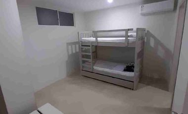 Alquilo Suite (1 Dormitorio) Semiamoblada en el piso 3 del Condominio CAMBORIU, frente al COLEGIO RUBIRA en SALINAS