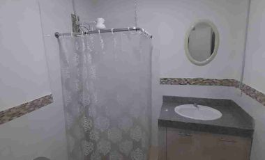 Alquilo Suite (1 Dormitorio) Semiamoblada en el piso 3 del Condominio CAMBORIU, frente al COLEGIO RUBIRA en SALINAS