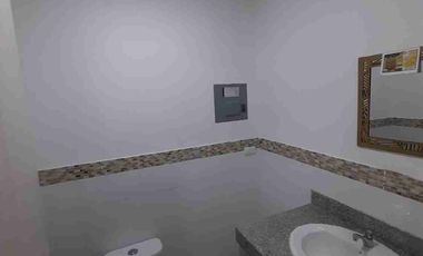 Alquilo Suite (1 Dormitorio) Semiamoblada en el piso 3 del Condominio CAMBORIU, frente al COLEGIO RUBIRA en SALINAS