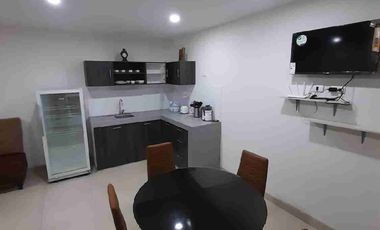 Alquilo Suite (1 Dormitorio) Semiamoblada en el piso 3 del Condominio CAMBORIU, frente al COLEGIO RUBIRA en SALINAS