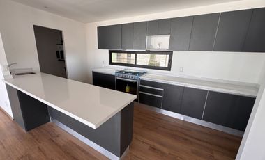 Departamento de 199 m² con 3 Recámaras en Renta en Altos Juriquilla - Amplio