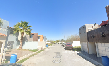 Preciosa casa en maravillosa zona, precio especial. C. Topacio, Valle Real, 88276 Nuevo Laredo, Tamps.