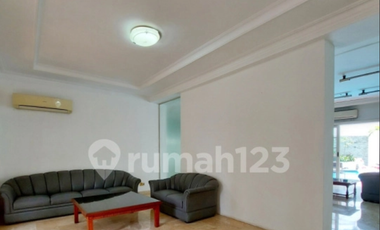 Dijual 6 Bedroom Rumah di Kebayoran Baru bisa untuk COMMERCIAL