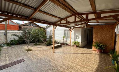 Se venda linda casa en San Sebastián, litoral central