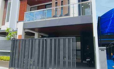 Miliki Hunian bergaya Konsep konteporer lokasi super nyaman dan bagus banget untuk unit ini sudah ready