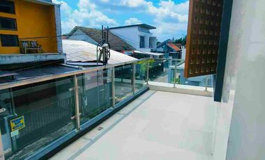 Miliki Hunian bergaya Konsep konteporer lokasi super nyaman dan bagus banget untuk unit ini sudah ready