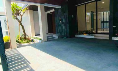 Miliki Hunian bergaya Konsep konteporer lokasi super nyaman dan bagus banget untuk unit ini sudah ready