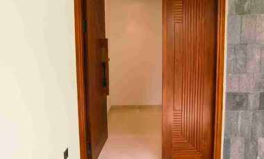 Miliki Hunian bergaya Konsep konteporer lokasi super nyaman dan bagus banget untuk unit ini sudah ready