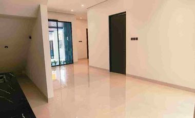 Miliki Hunian bergaya Konsep konteporer lokasi super nyaman dan bagus banget untuk unit ini sudah ready