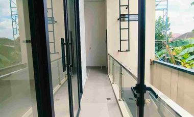 Miliki Hunian bergaya Konsep konteporer lokasi super nyaman dan bagus banget untuk unit ini sudah ready