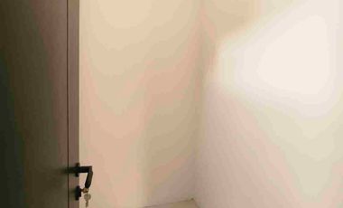 Miliki Hunian bergaya Konsep konteporer lokasi super nyaman dan bagus banget untuk unit ini sudah ready