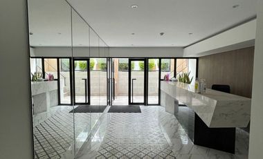 VENDO LINDO DEPARTAMENTO MODERNO Y EXCLUSIVO EN PRIMER PISO -  3 DORMITORIOS - TERRAZA - 2 COCHERAS PARALELAS GRANDES