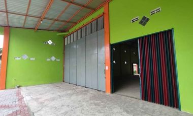 New Warehouse for Rent, Ready to Occupy on the Main Road Near Sleman Regional Government