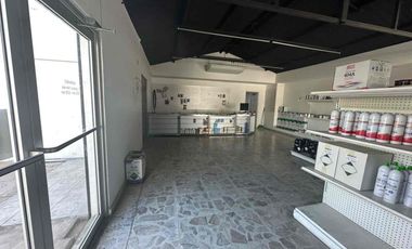 Local comercial en venta en San Benito Hermosillo, esquina con alto flujo vehicular y áreas de bodega y oficina