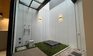 Rumah Modern Luas dengan 4 Kamar Tidur di Sawangan, Depok!