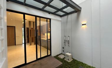 Rumah Modern Luas dengan 4 Kamar Tidur di Sawangan, Depok!