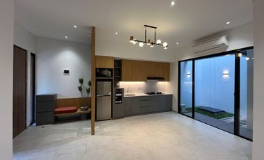 Rumah Modern Luas dengan 4 Kamar Tidur di Sawangan, Depok!