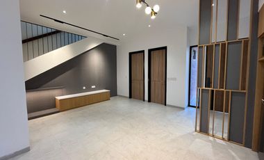 Rumah Modern Luas dengan 4 Kamar Tidur di Sawangan, Depok!