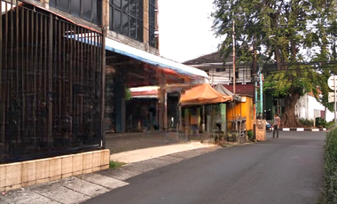 Ruko hadap jalan raya luas 192m Kebayoran Lama Jakarta Selatan